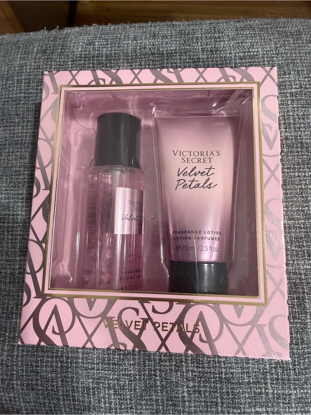 Victorian Secret Velvet Petals 75 mL Fragrance spray and Lotion